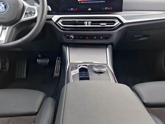 BMW 330 330e Sedan xDrive
