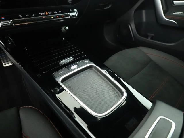 Mercedes-Benz A 200 AMG Line