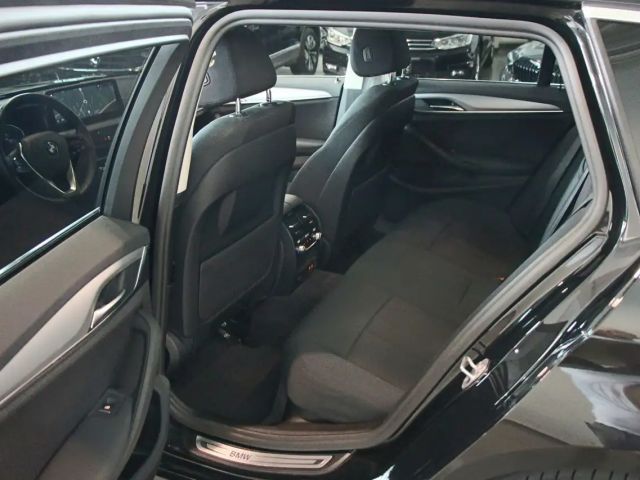 BMW 530 530e Touring
