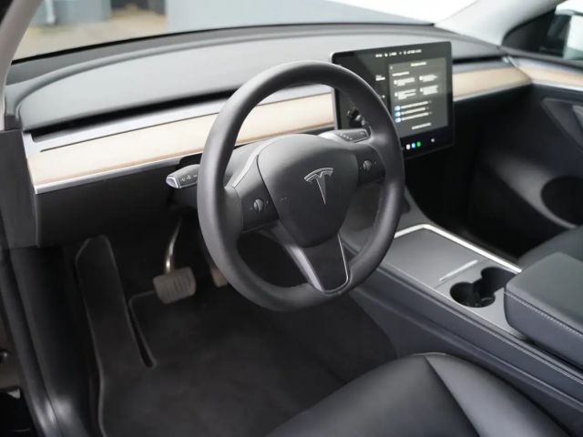 Tesla Model Y AWD Long Range