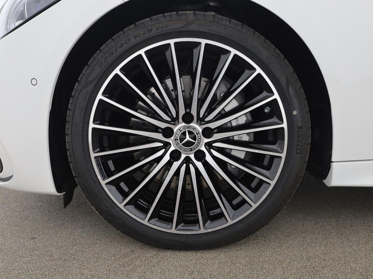 Mercedes-Benz C 220 AMG Line C 220 d Estate