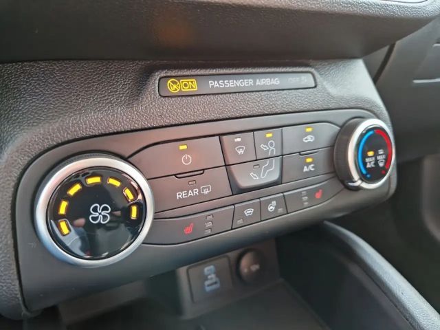 Ford Focus Cool & Connect EcoBoost Wagon