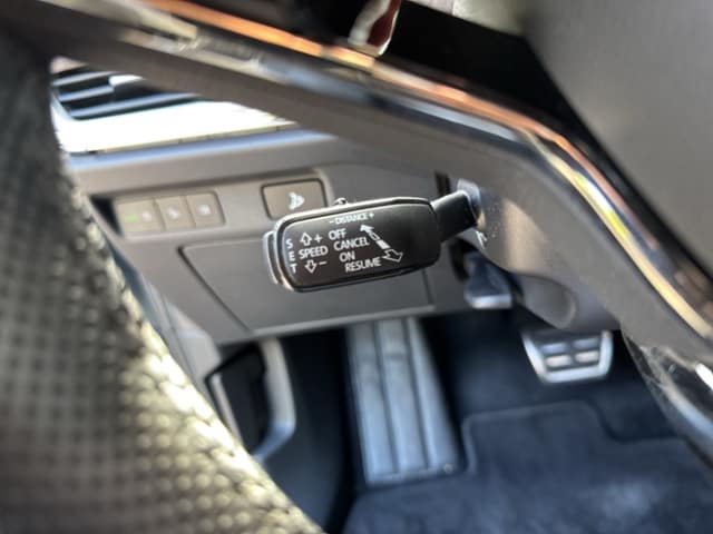 Skoda Enyaq iV60 Lodge, pACC, 20" Alu, Navi, LED