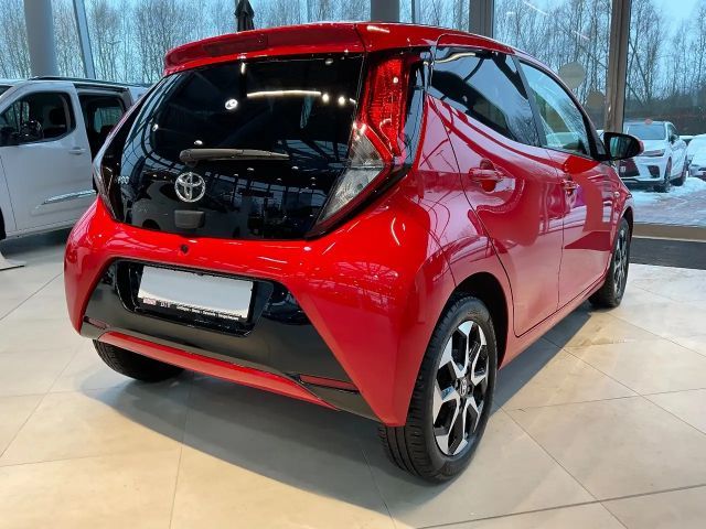 Toyota Aygo 1.0 VVT-i X-sky