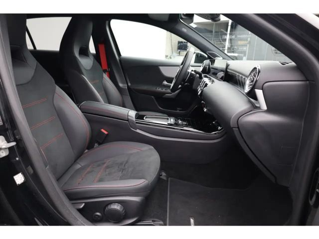 Mercedes-Benz A 35 AMG AMG Line