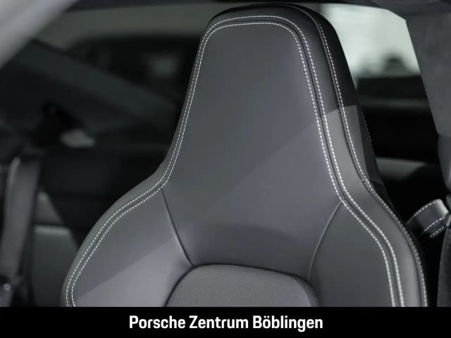 Porsche 992 Carrera Coupé GTS