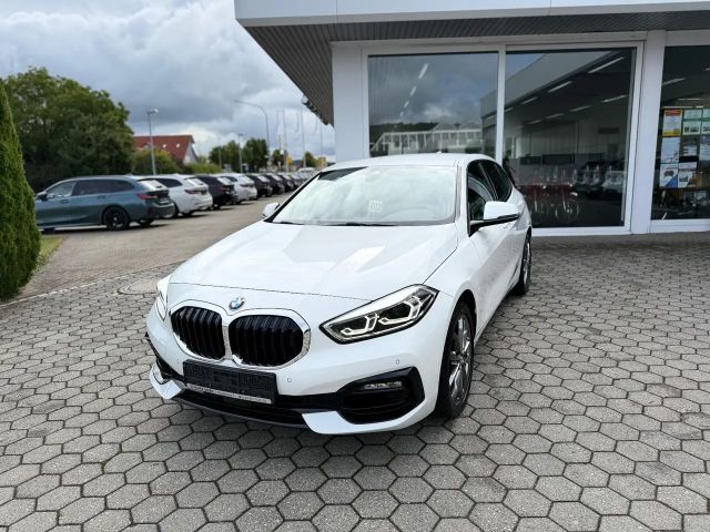BMW 120 120i Sedan Sport Line