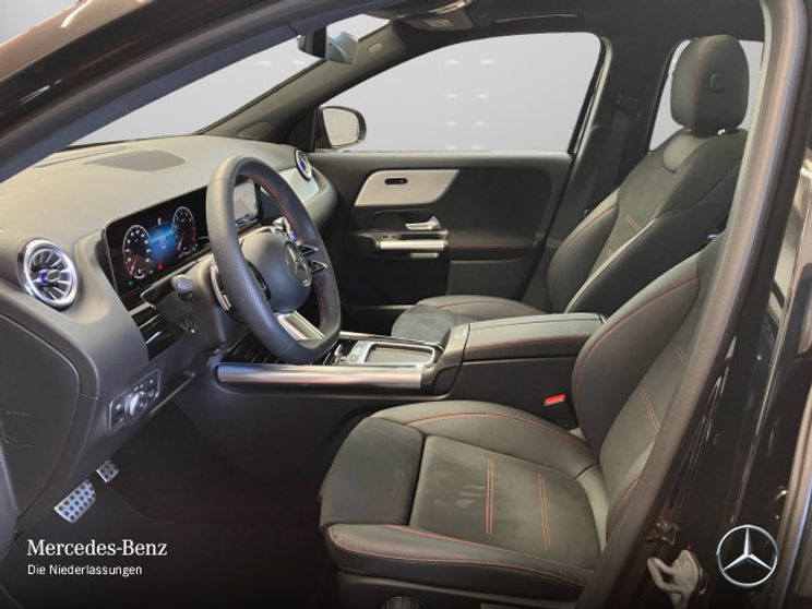 Mercedes-Benz GLA 180 AMG Line