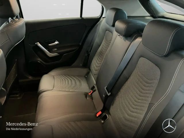 Mercedes-Benz A 200 Progressive