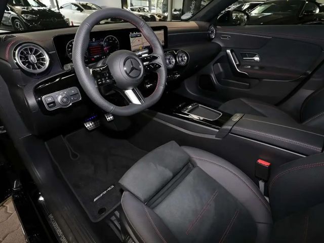 Mercedes-Benz CLA 200 AMG Line Coupé