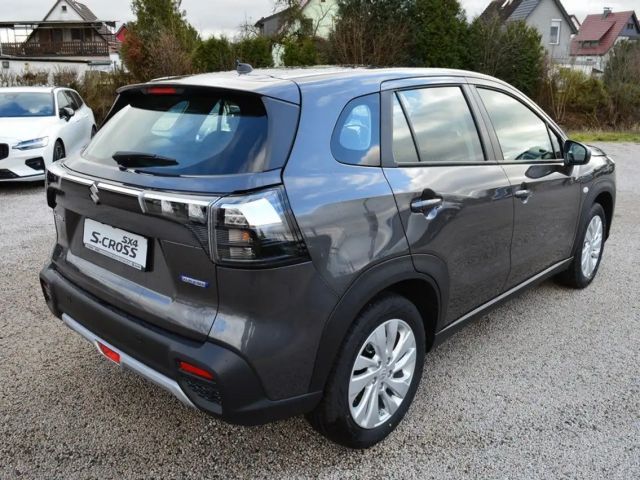 Suzuki S-Cross Hybrid