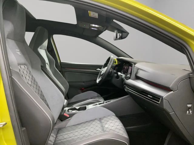 Volkswagen Golf 1.5 eTSI Golf VIII R-Line