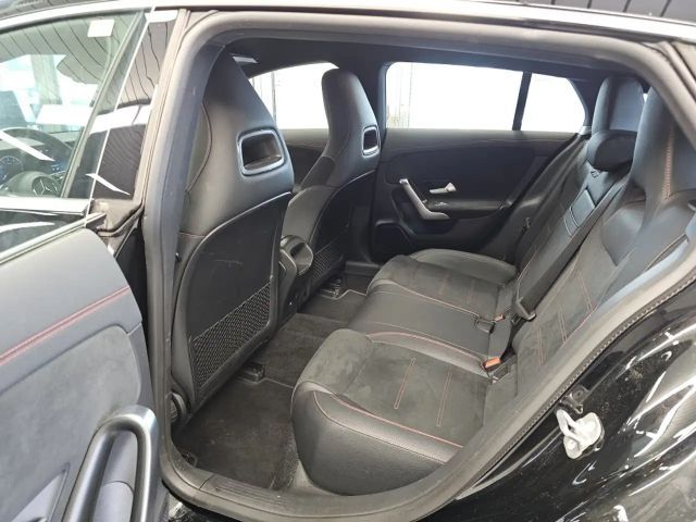 Mercedes-Benz CLA 180 AMG Line