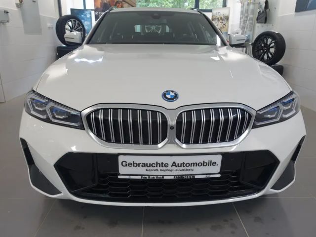BMW 330 330e M-Sport xDrive