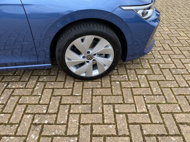 Volkswagen Golf 1.5 eTSI DSG Golf VIII Style