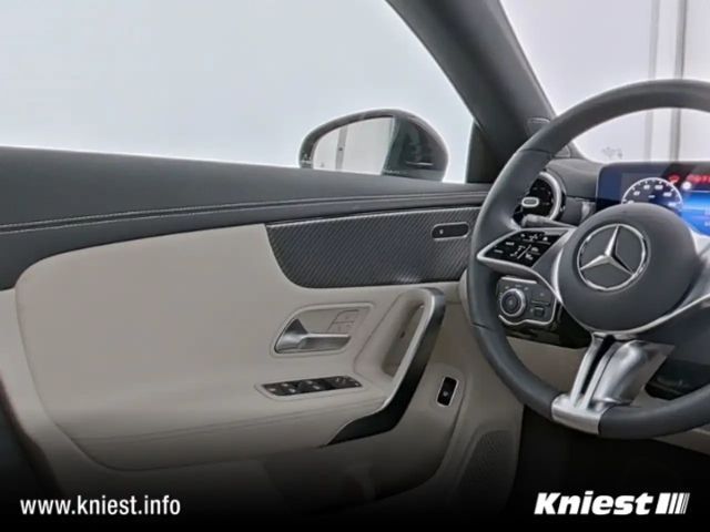 Mercedes-Benz CLA 180 Progressive Sedan