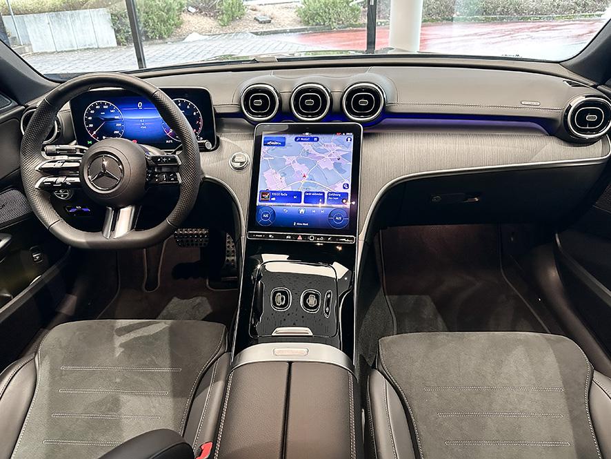 Mercedes-Benz C 200 AMG Line Sedan