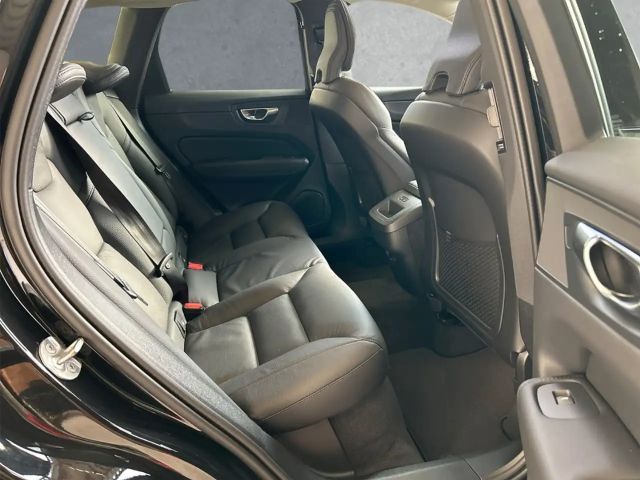 Volvo XC60 AWD Dark Plus