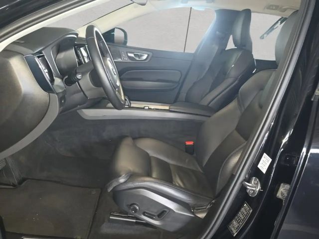 Volvo XC60 Dark Plus