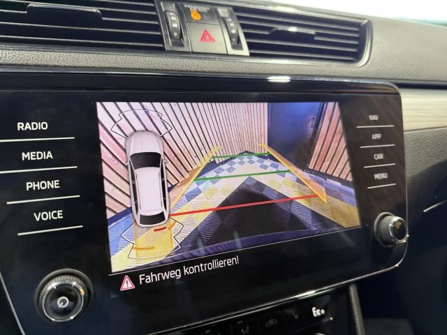 Skoda Superb Combi iV