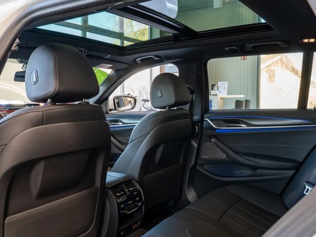 BMW 540 540d M-Sport Touring xDrive