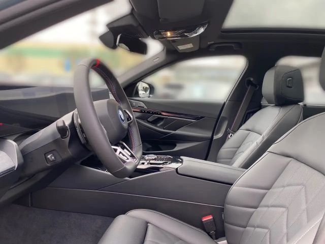 BMW i5 M60 Sedan xDrive