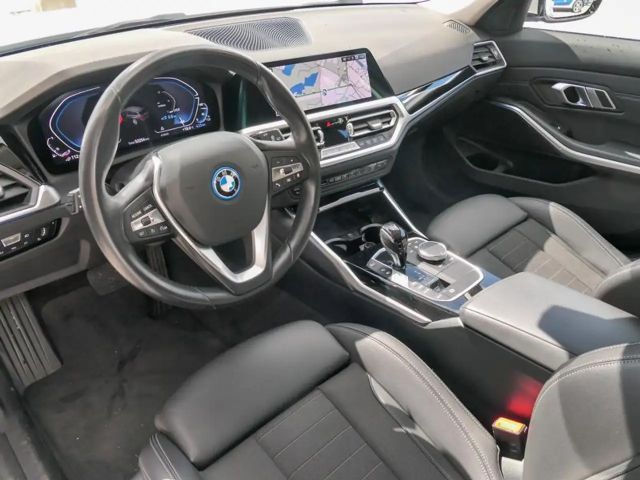 BMW 330 330e Touring xDrive