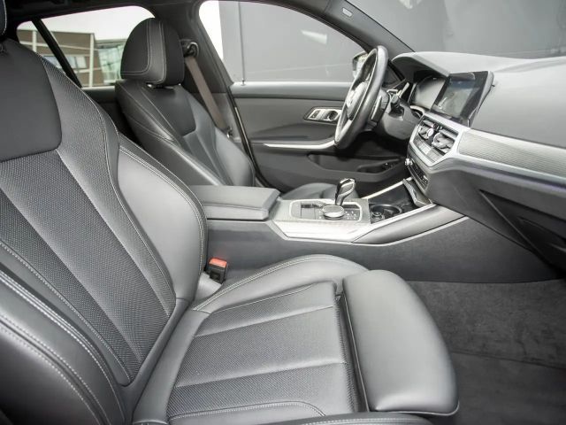 BMW 330 330e M-Sport Touring