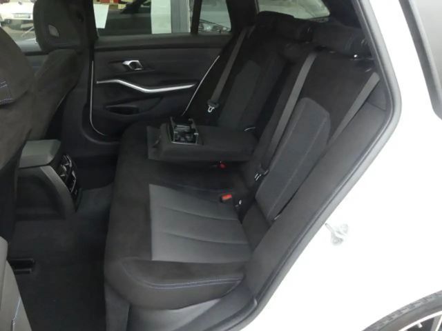 BMW 320 320d M-Sport Touring