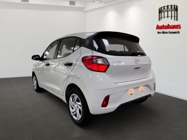 Hyundai i10 1,0 SITZHEIZ.+LENKRADHEIZ.+ RÜCKFAHRKAMERA+NAVIGAT
