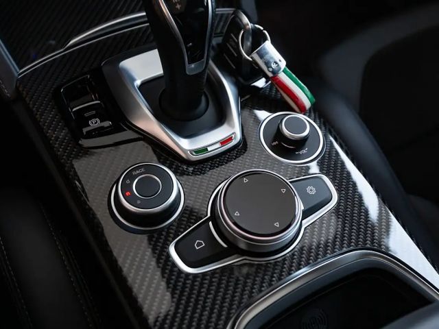 Alfa Romeo Stelvio AWD Quadrifoglio