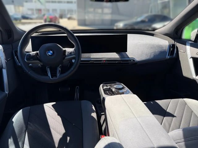 BMW iX xDrive45