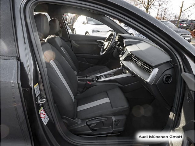 Audi A3 30 TFSI S-Tronic Sedan