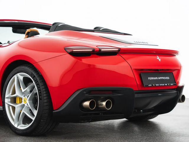 Ferrari Roma Spider