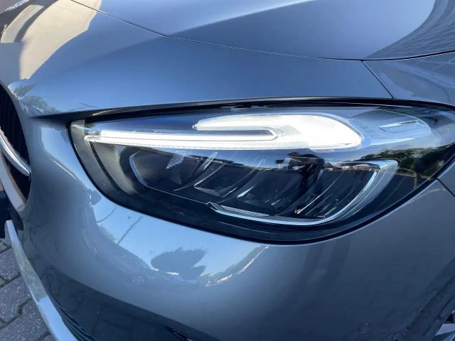 Mercedes-Benz B 180 Progressive Sedan