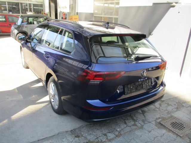 Volkswagen Golf Life Variant