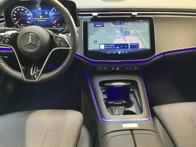 Mercedes-Benz E 200 4MATIC AVANTGARDE Sedan