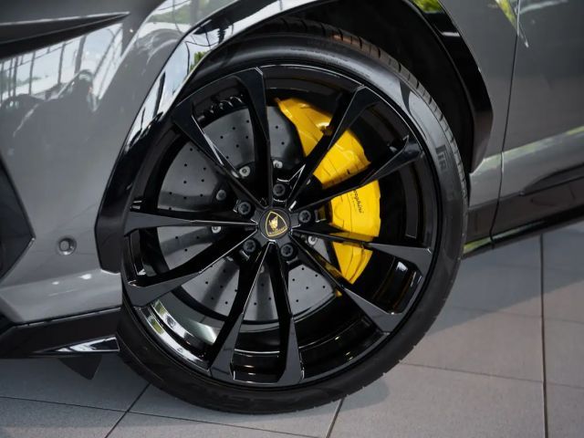 Lamborghini Urus *23 Zoll *Pano *Keramik *B&O *LUFT