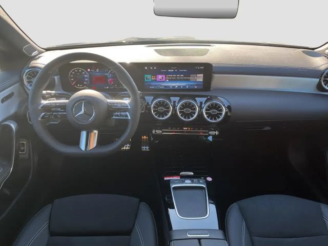 Mercedes-Benz CLA 200 AMG Line Shooting Brake