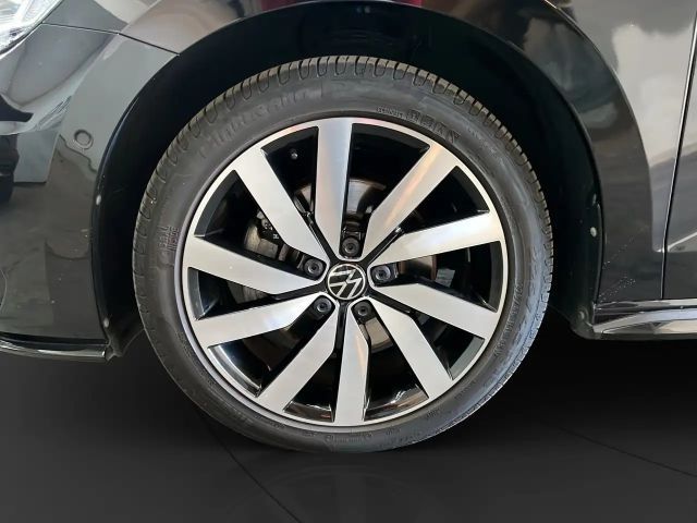 Volkswagen Touran 1.5 TSI R-Line