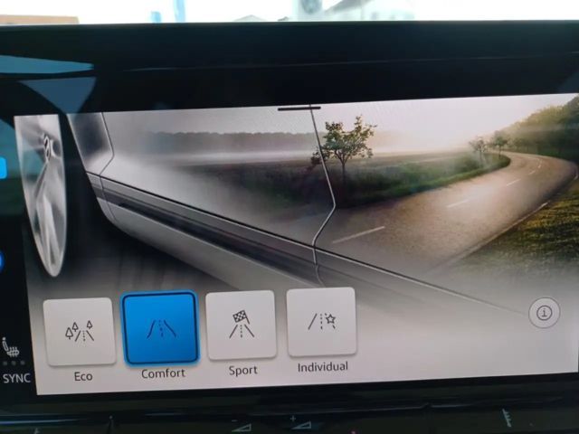 Volkswagen Golf 1.5 eTSI Golf VIII