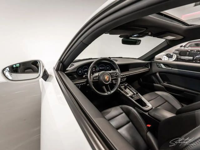 Porsche 911 4 Carrera Coupé