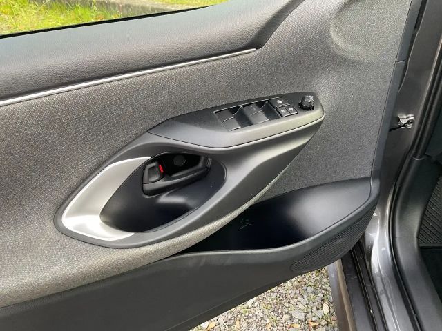 Toyota Yaris Hatchback Hybride Team D