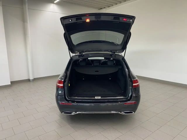 Mercedes-Benz E 220 AMG Line E 220 d Estate