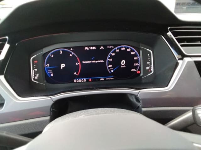 Volkswagen Touran 2.0 TDI DSG Highline R-Line