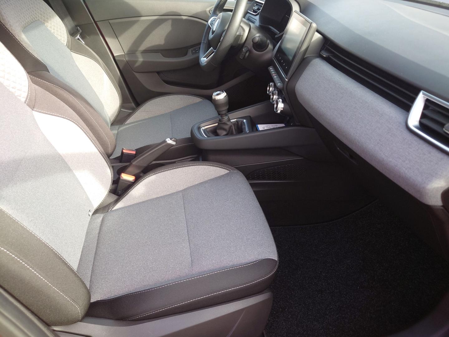 Mitsubishi Colt Plus Digitales Cockpit LED Apple CarPlay An