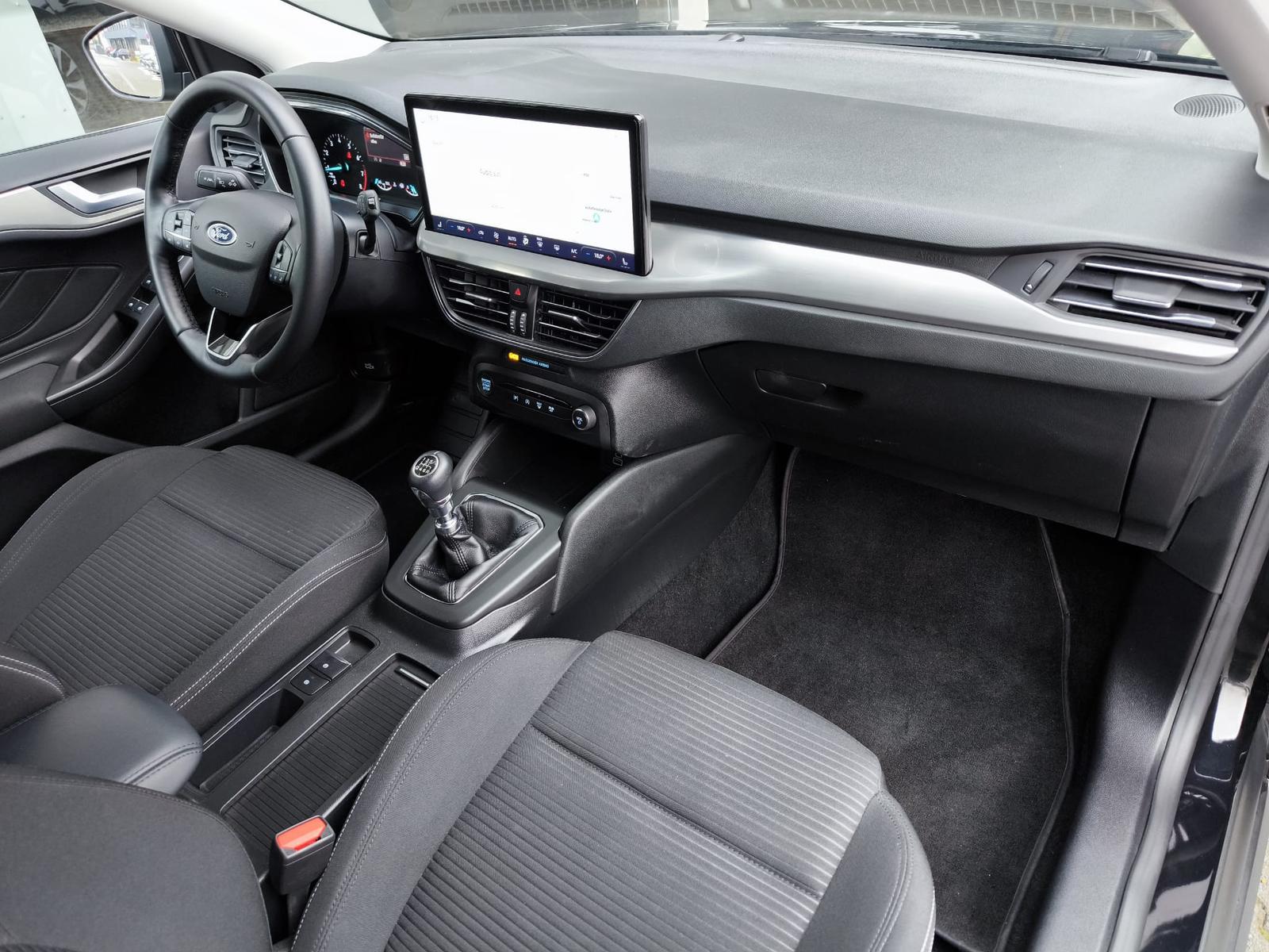 Ford Focus Tur 1.0 Titan >NAVI+LED+SHZ+TEMP+DAB+PDC+