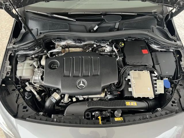 Mercedes-Benz B 180 B 180 d