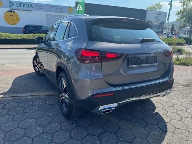 Mercedes-Benz GLA 200 Progressive