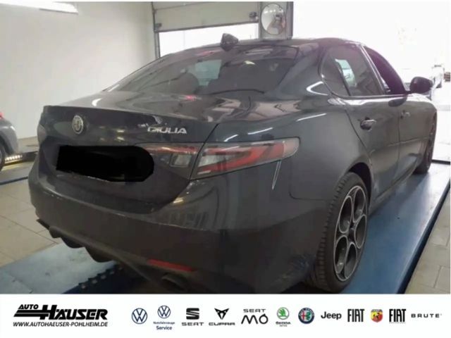 Alfa Romeo Giulia Q4 Turbo